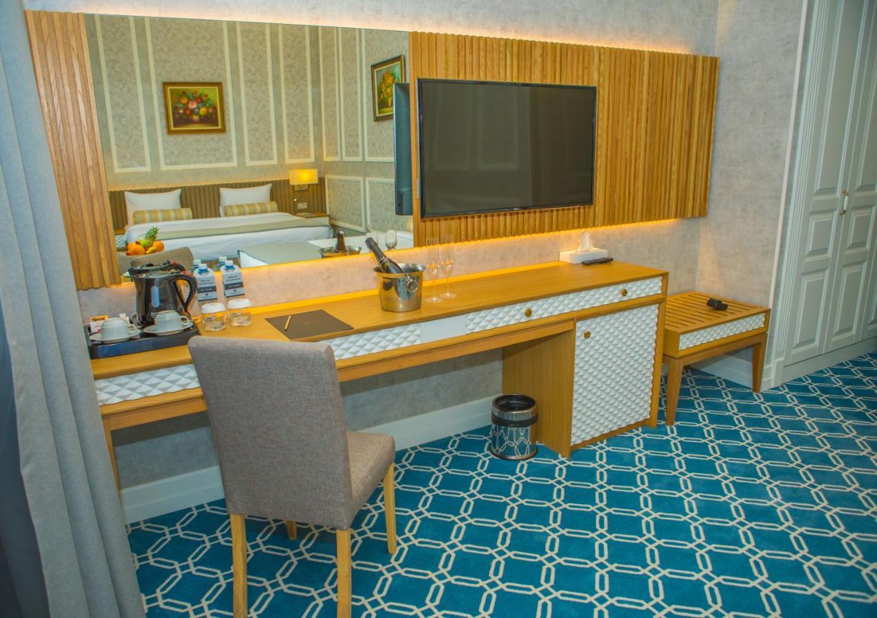 Promenade Hotel באקו מראה חיצוני תמונה A room at the hotel